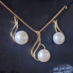 R.H.Macy & Co 18kt Gold Over Sterling Silver Cultured Pearls Set.
